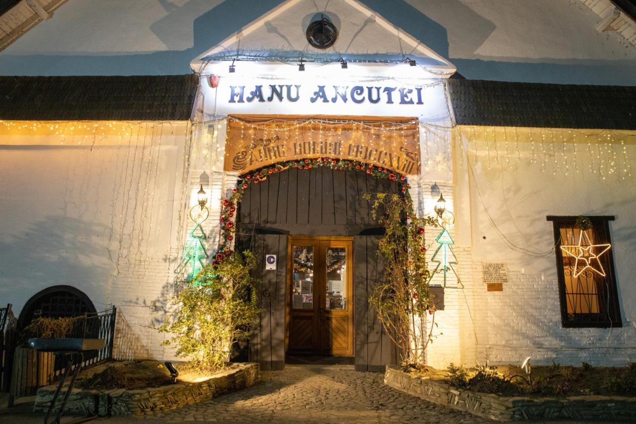 فندق Arămoaiaفي  Hanul Ancutei المظهر الخارجي الصورة